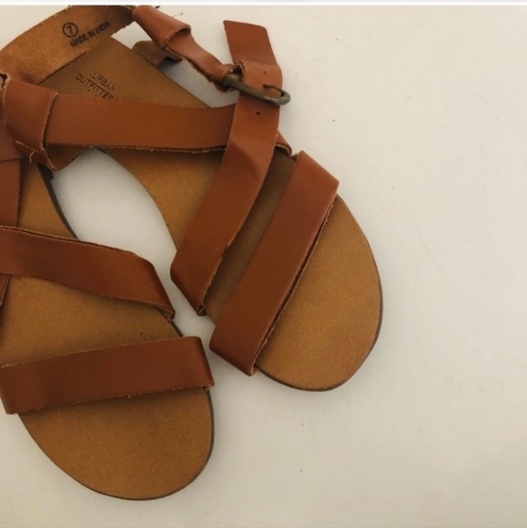 Urban Outfitters brown sandals - Picture 2 of 6